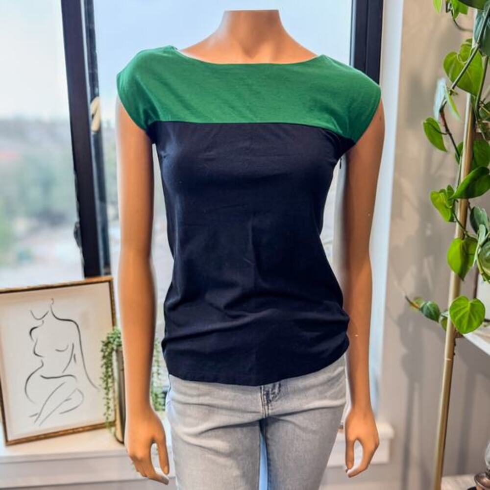 Classic Banana Republic-Cap Sleeve Navy/Green Woman’s Top w Peek-A-Boo Back,SZ-2